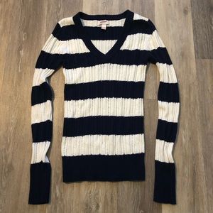 Long Sleeve V-neck Sweater